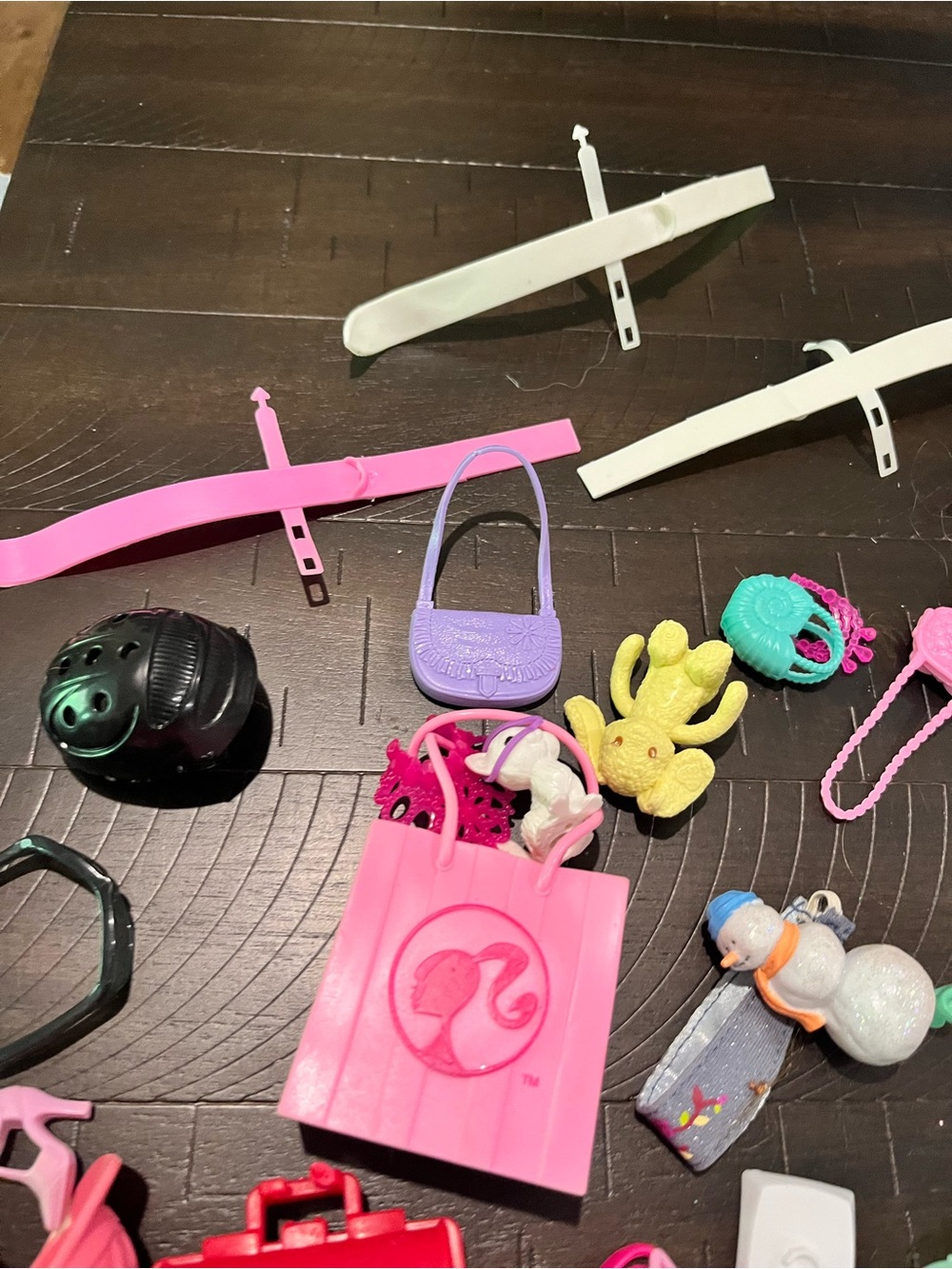 Assorted Barbie Doll Accessories lot Pet Doctor purses helmets skis more - Picture 3 of 9